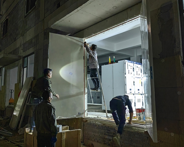 太重潇河产业园防火门、工业门施工中