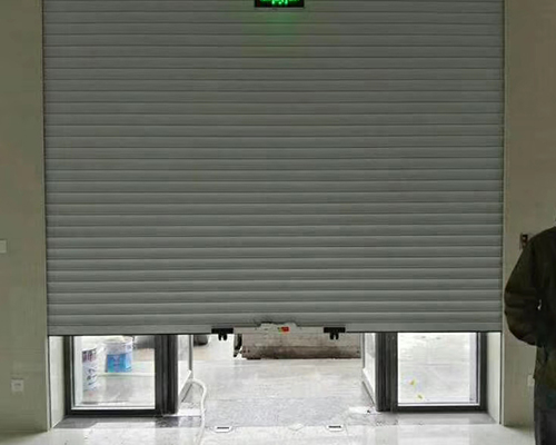 银行卷帘门